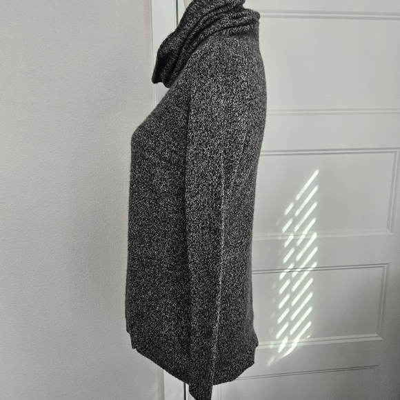 WHITE+WARREN Curved Hem Cashmere Scrunch Neck Sweater Cashmere 100%. Size XS - Picture 2 of 12